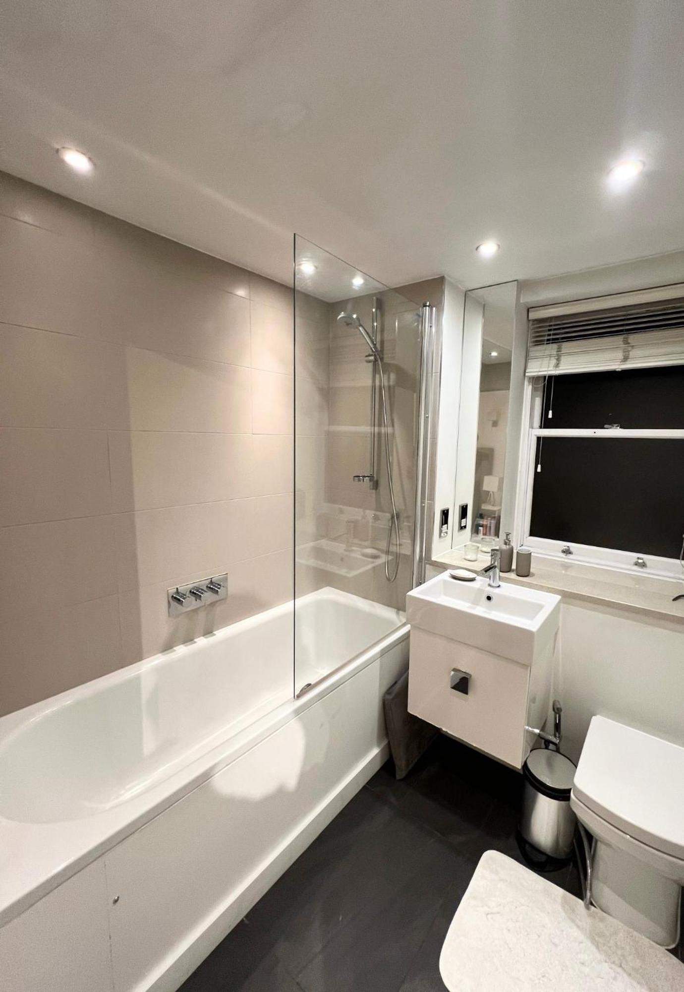 Two Bedroom In Khnightsbridge Apartamento